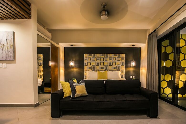 Aparthotel Honey B Suites