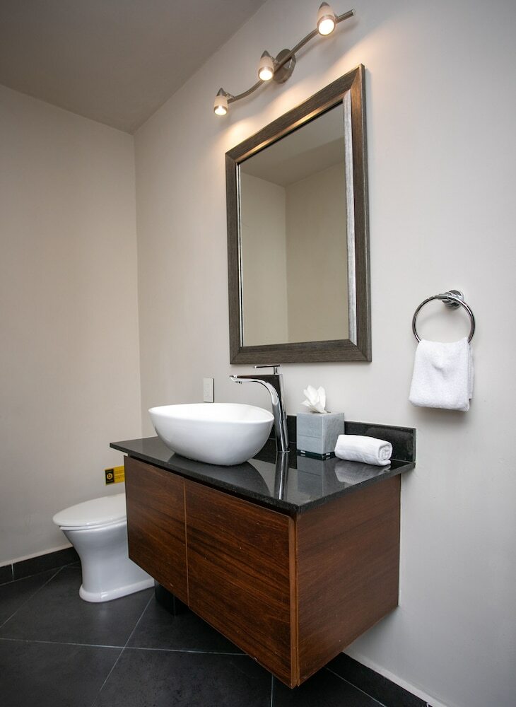 Aparthotel Honey B Suites