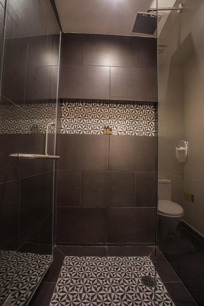 Aparthotel Honey B Suites