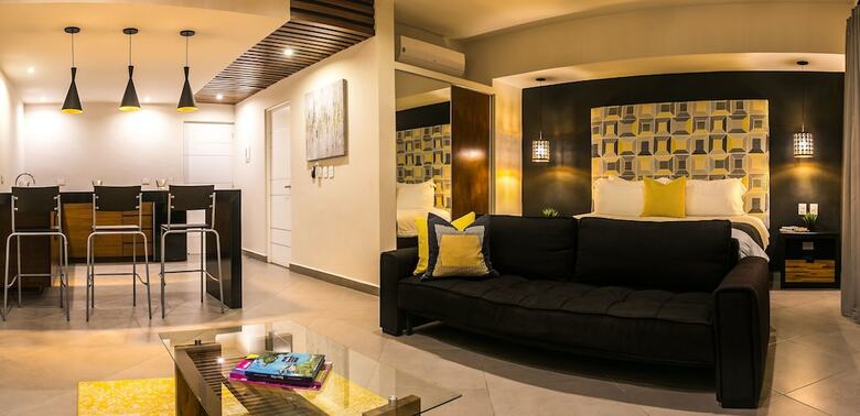 Aparthotel Honey B Suites