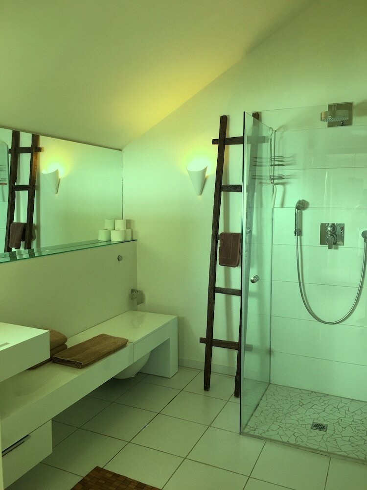 Suites & Spa Hotel