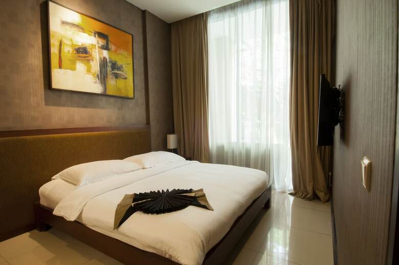 100 Sunset Boutique Hotel