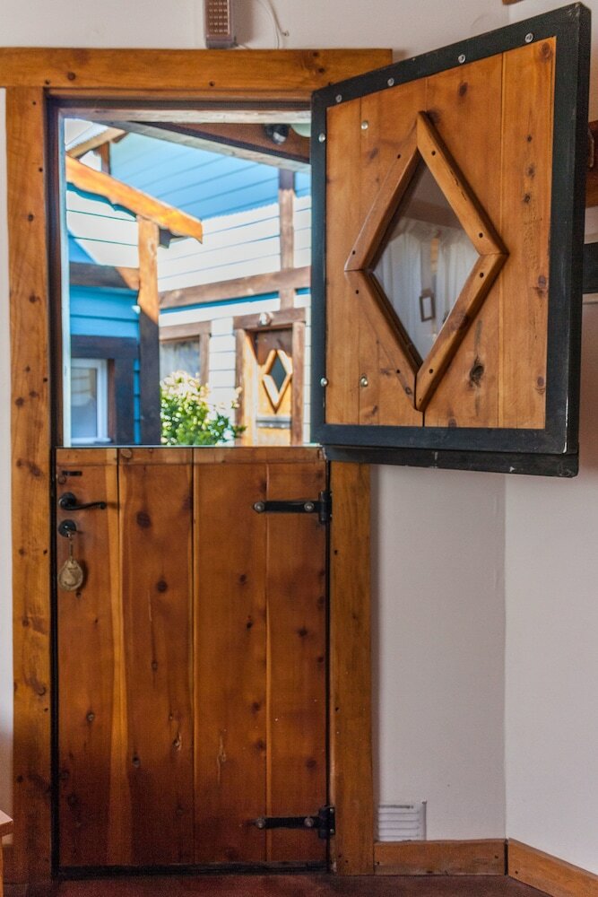 Cabana Inn Mandi's