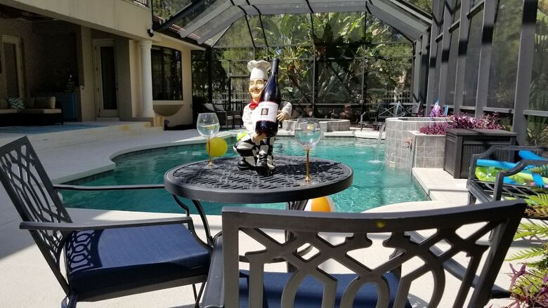 Mansion Getaway - Sleeps 24
