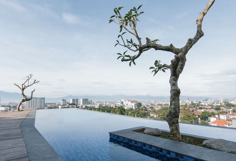 Hotel U Janevalla Bandung