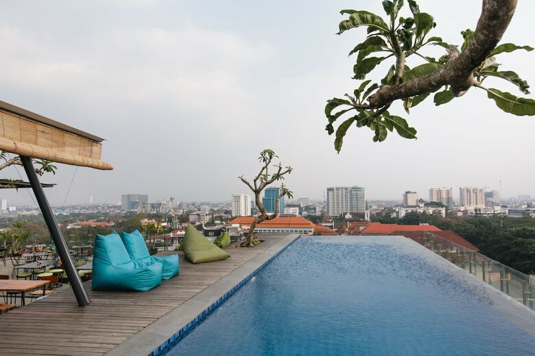 Hotel U Janevalla Bandung