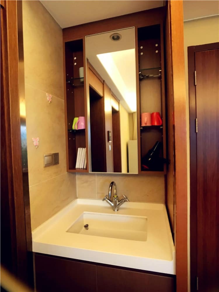 Sanya Linglong Lulushun Hotel