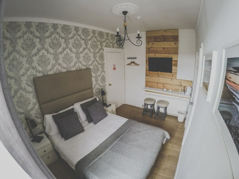 Antique House B&B