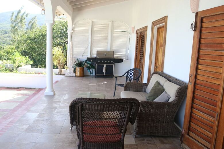 Villa Mohagany House
