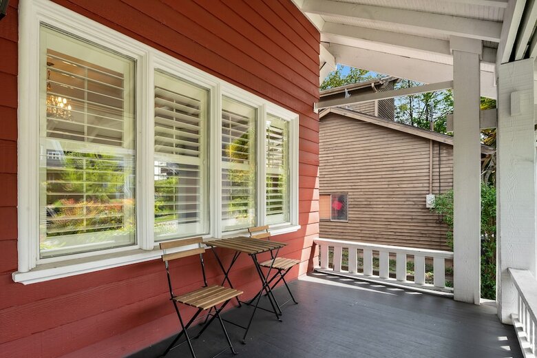Seattle Vacation Home: Montlake 7 Bedroom