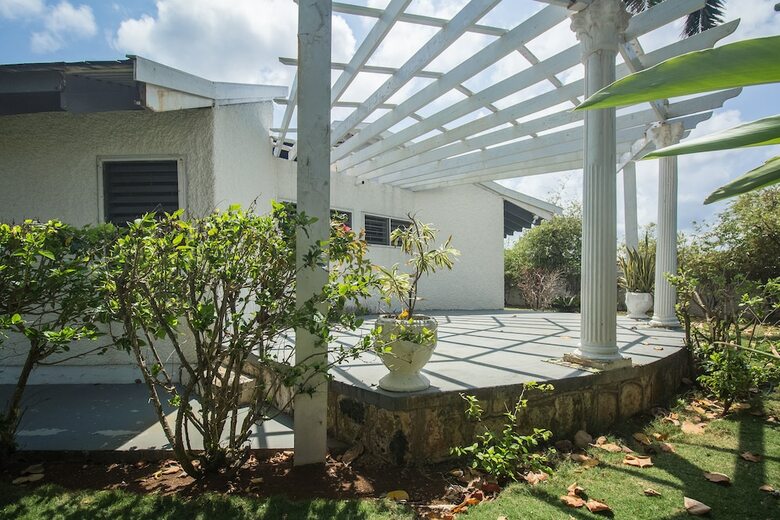 Villa Island Breeze