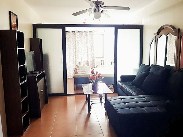 1 Bedroom Condo @ One Oasis Condominuim