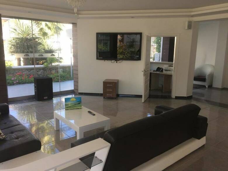 Hotel Pasham Beach Villa & Residence