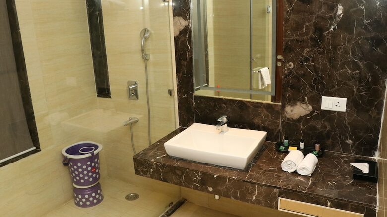 Hotel Lakhdatar