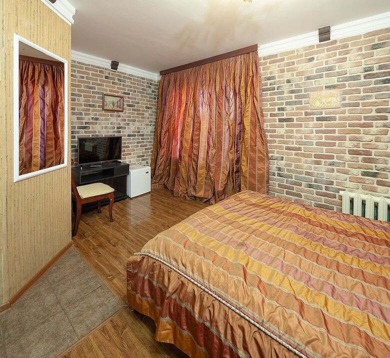 Garden Hotel
