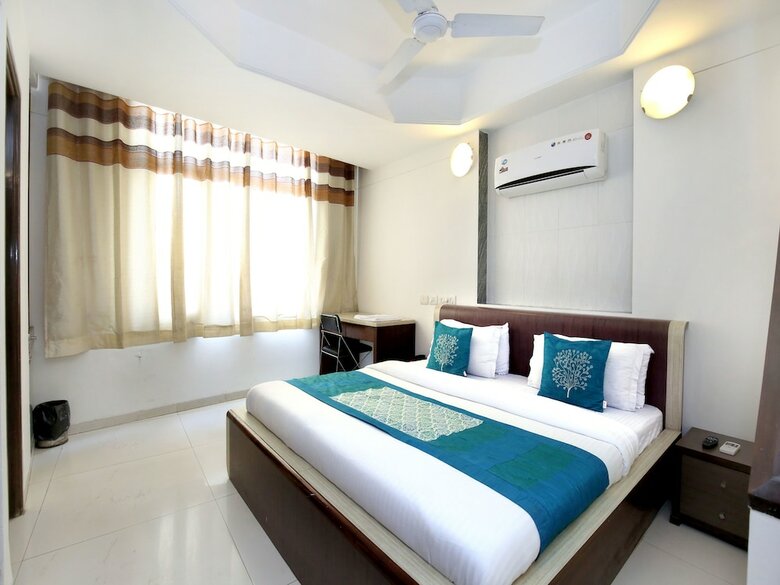 Oyo 1496 Hotel Stayly