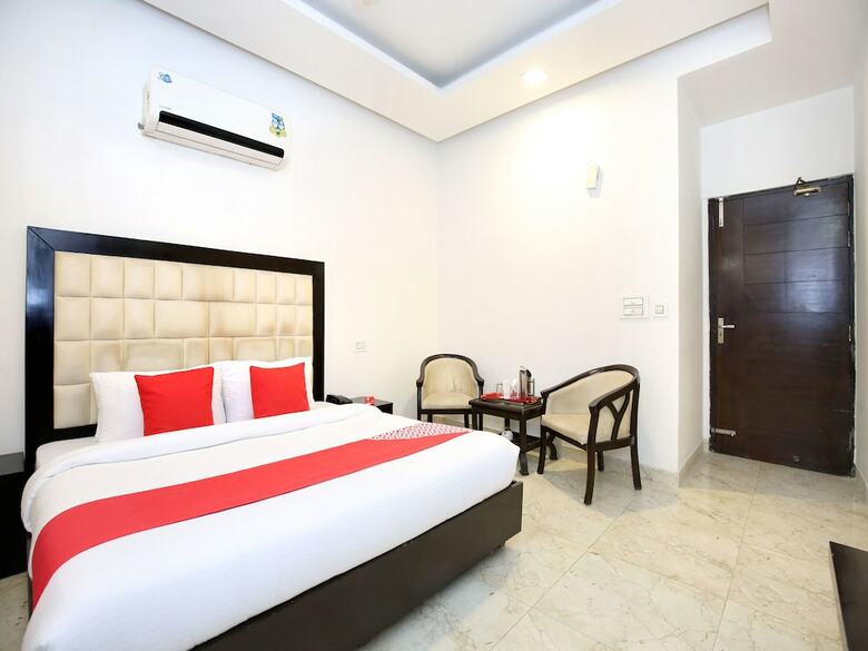 Oyo 1355 Hotel Dream