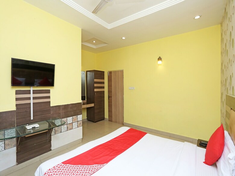 Oyo 4939 Hotel Highway Inn