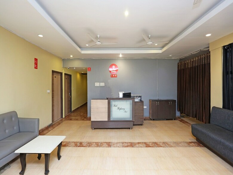 Oyo 4939 Hotel Highway Inn