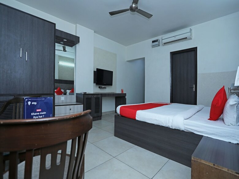 Hotel Oyo 5192 Laj Regency