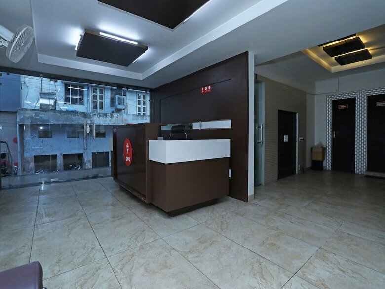 Hotel Oyo 5192 Laj Regency