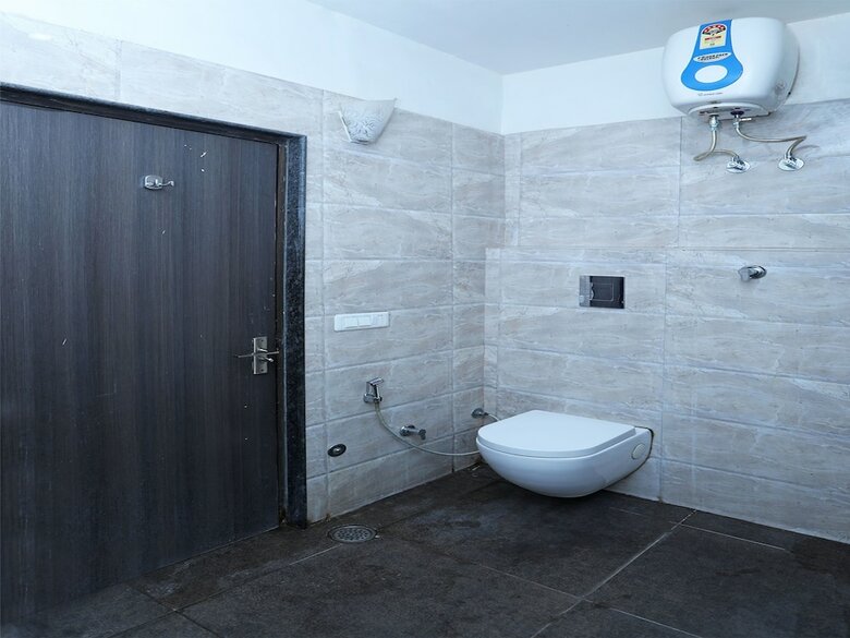 Hotel Oyo 5192 Laj Regency