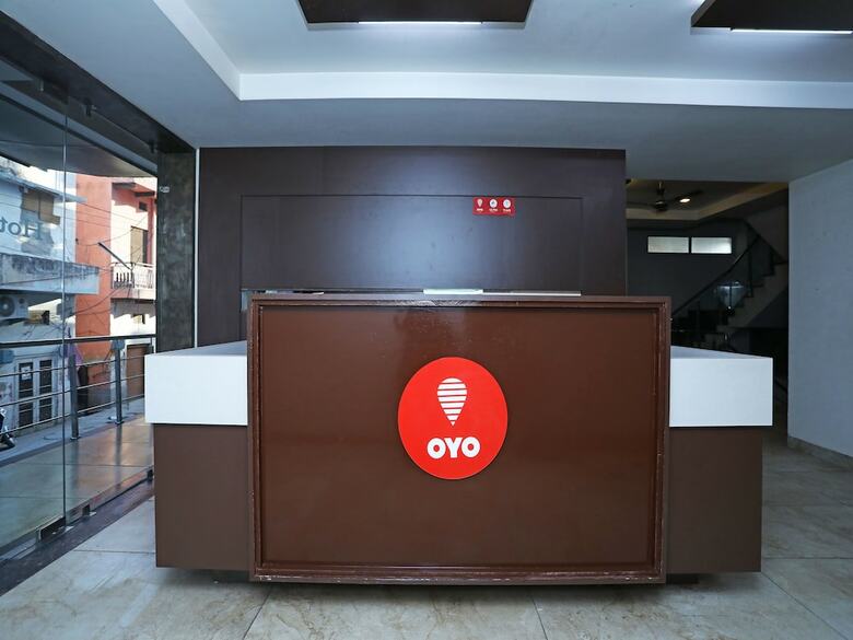 Hotel Oyo 5192 Laj Regency