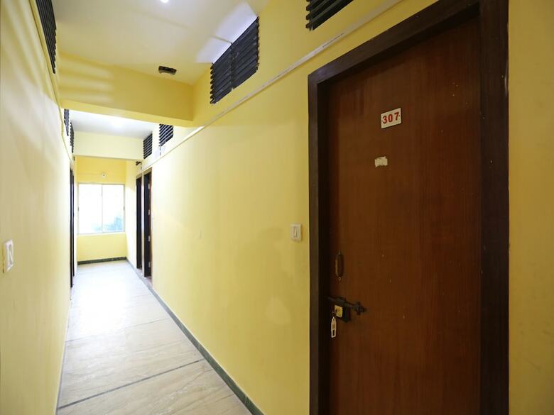 Oyo 12337 Hotel Rupashi Bangla