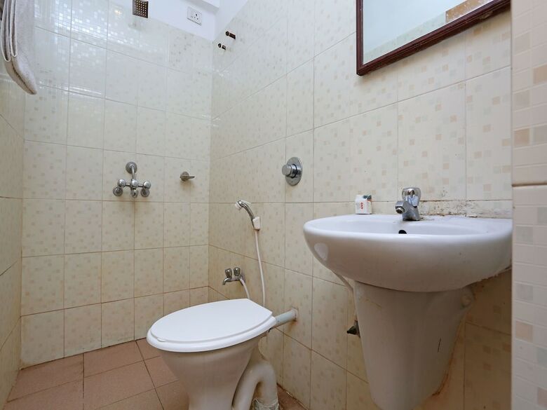 Oyo 12337 Hotel Rupashi Bangla