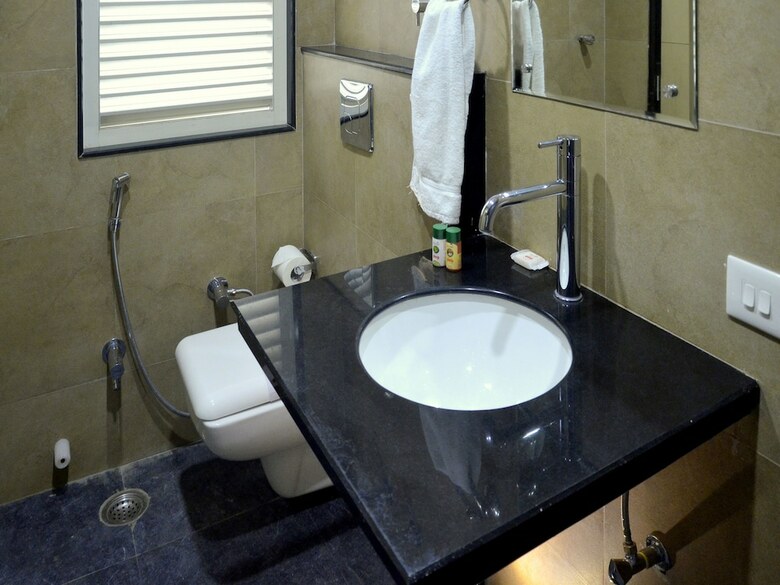 Oyo 5777 The President Hotel