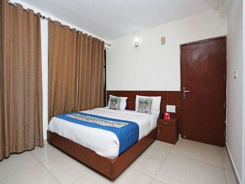 Oyo 8767 Hotel Landmark