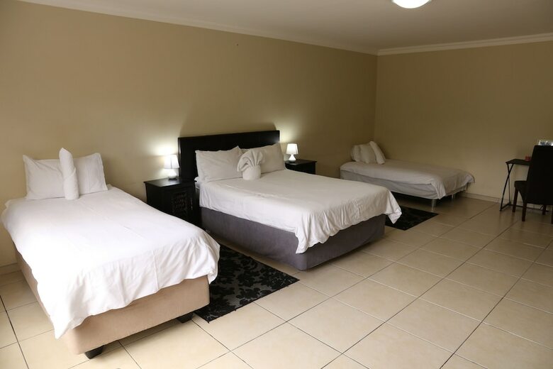 Hotel Pelican Guesthouse