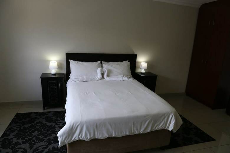 Hotel Pelican Guesthouse