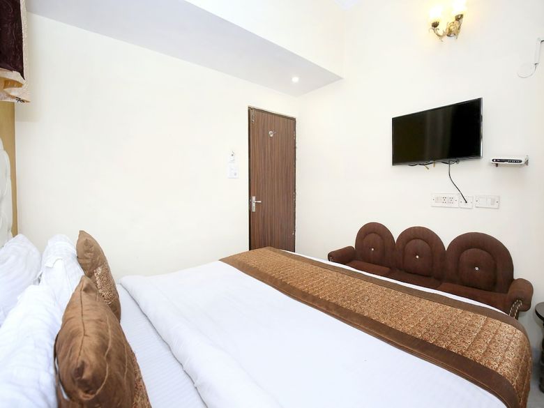 Oyo 966 Hotel Sallow International
