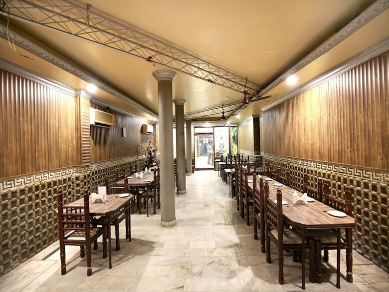 Oyo 966 Hotel Sallow International