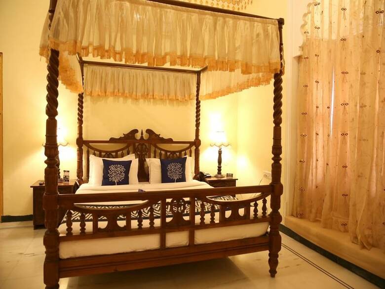 Jaisingh Garh Hotel And Resort