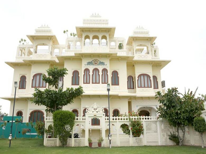 Jaisingh Garh Hotel And Resort