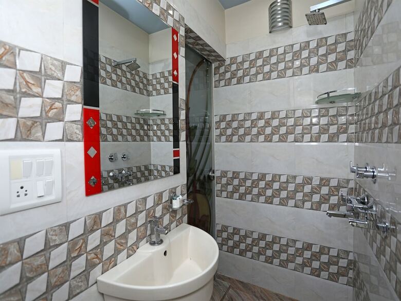 Oyo 2629 Hotel Royal Odyssey