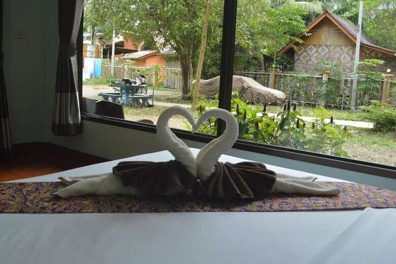 Hotel Baan Long Beach