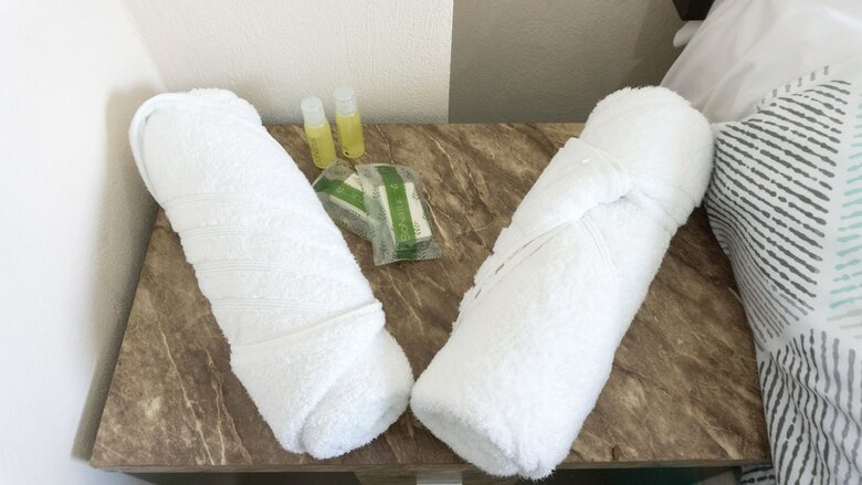 Apartamentos Hotel Suites La Roca