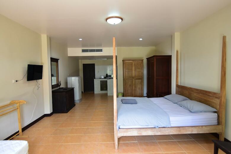 Hotel Baan Chai Lay Apartment