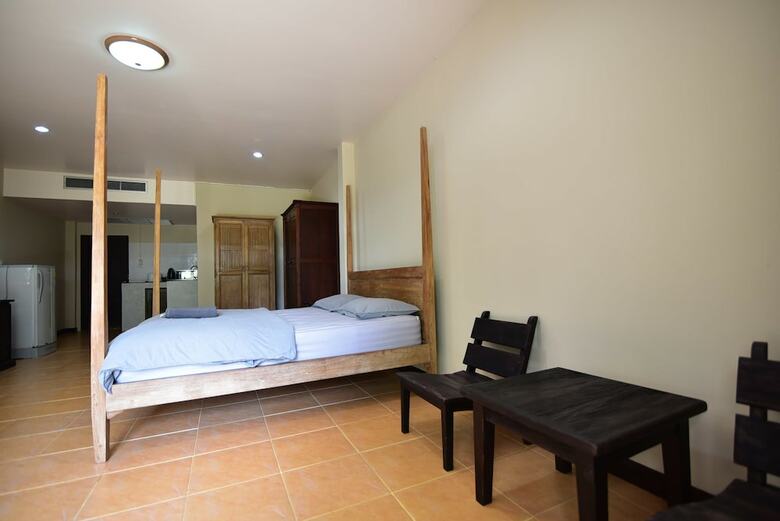 Hotel Baan Chai Lay Apartment