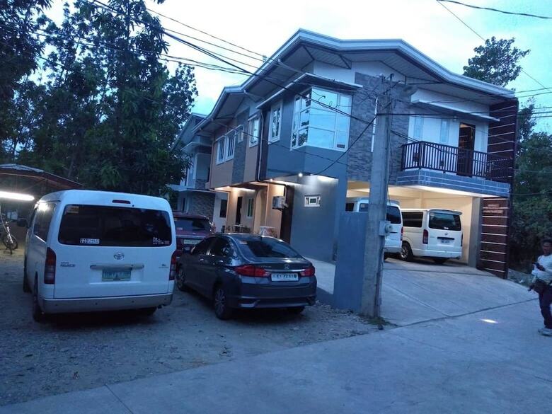 Hotel Zedekiah Transient House