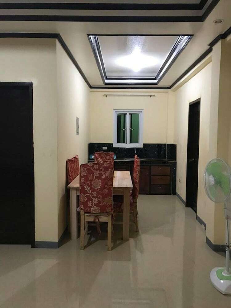 Hotel Zedekiah Transient House