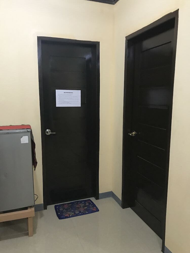 Hotel Zedekiah Transient House