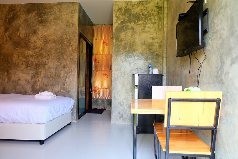 Hotel T Table Inthanon