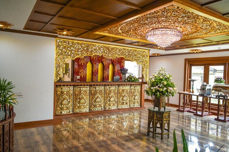 White Boutique Hotel And Spa