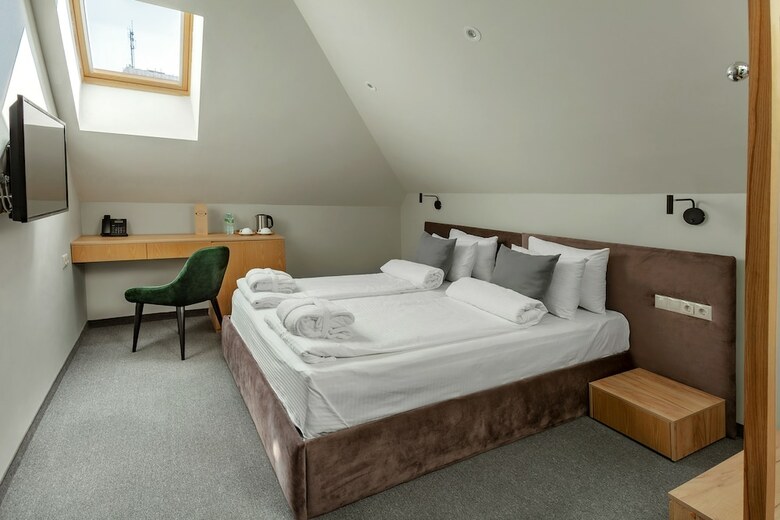 Hotel Diplomat Residence
