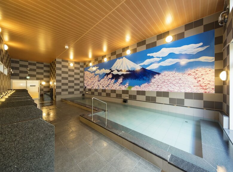 Hostal Aoshima Fisherman's Beachside Hostel & Spa