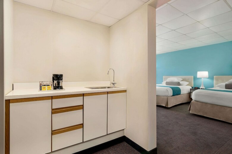 Howard Johnson Hotel By Wyndham South Portland